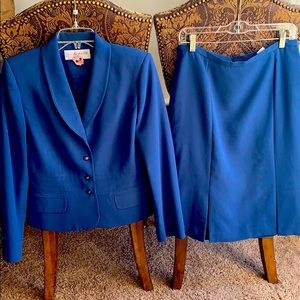 Women’s Skirt Suit Set